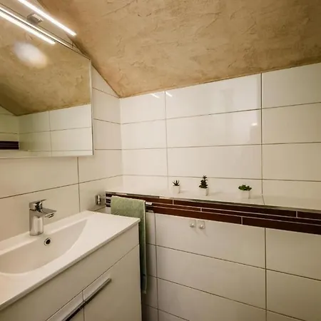 Διαμέρισμα By The Sea Kastel Novi, - 22051 *